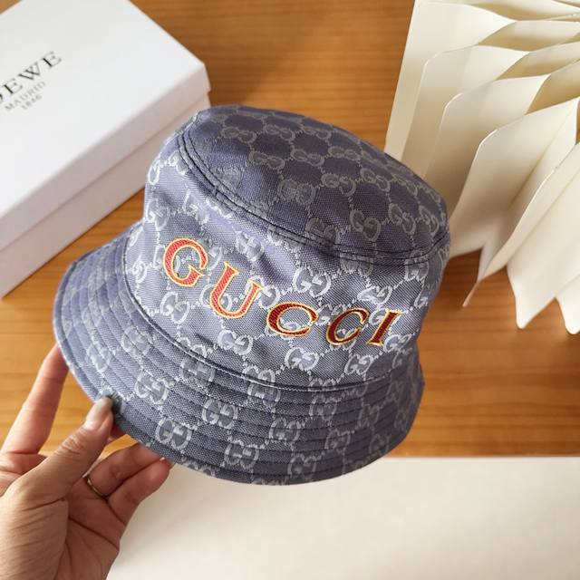 古奇渔夫帽Gucci原单品质火爆来袭 工艺非常精美 高档大气上档次！低调奢华，方便携带！跑量！