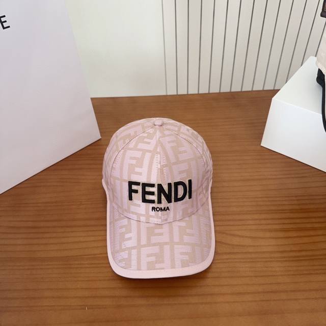 Fendi芬迪 老花系列棒球帽 经典Ff中古单品，气质穿搭单品，质量杠杠
