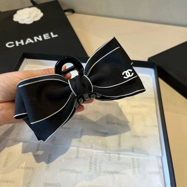 Chanel香奈儿发夹