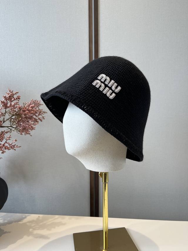 Miumiu缪缪新款渔夫帽，头围57Cm