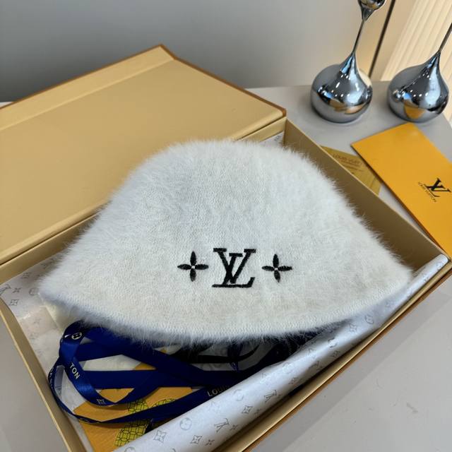 Lv路易威登秋冬新款渔夫帽，手抓帽，可折叠，黑 白两色，头围57Cm