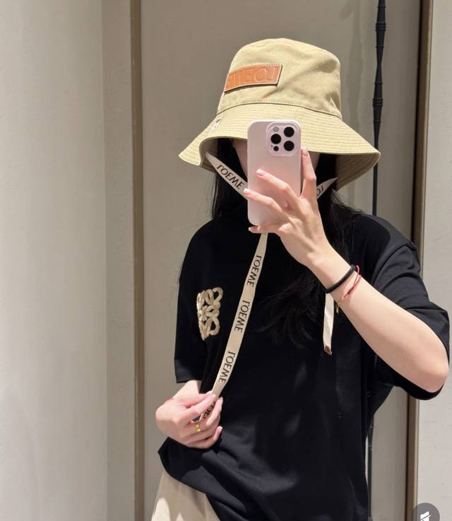 罗意威个性加带渔夫帽，一款很优秀的休闲渔夫帽 质感复古潮味十足，很强的街拍风，帅！ 一年四季都可以佩戴！ 头头围-55-58Cm