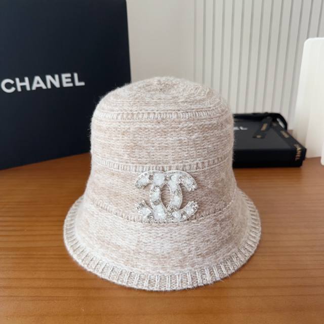 Chanel 渔夫帽 让兼顾时尚和遮阳的简约桶帽 出游拍照拗造型必备敲显脸小