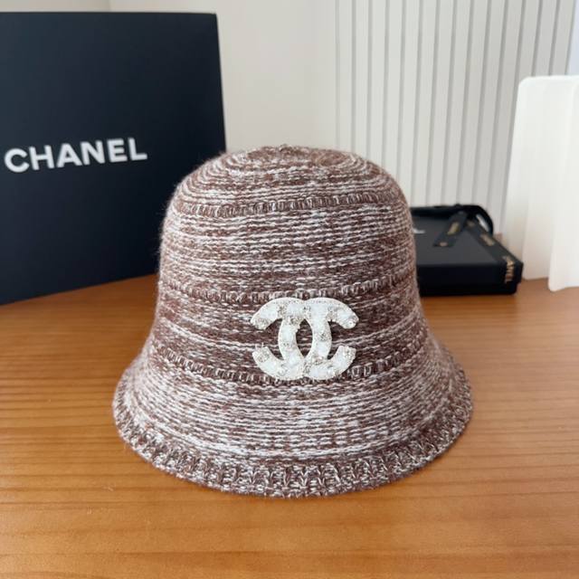 Chanel 渔夫帽 让兼顾时尚和遮阳的简约桶帽 出游拍照拗造型必备敲显脸小