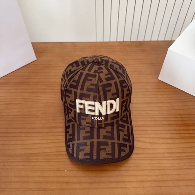 Fendi芬迪 老花系列棒球帽 经典Ff中古单品，气质穿搭单品，质量杠杠