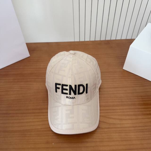 Fendi芬迪 老花系列棒球帽 经典Ff中古单品，气质穿搭单品，质量杠杠