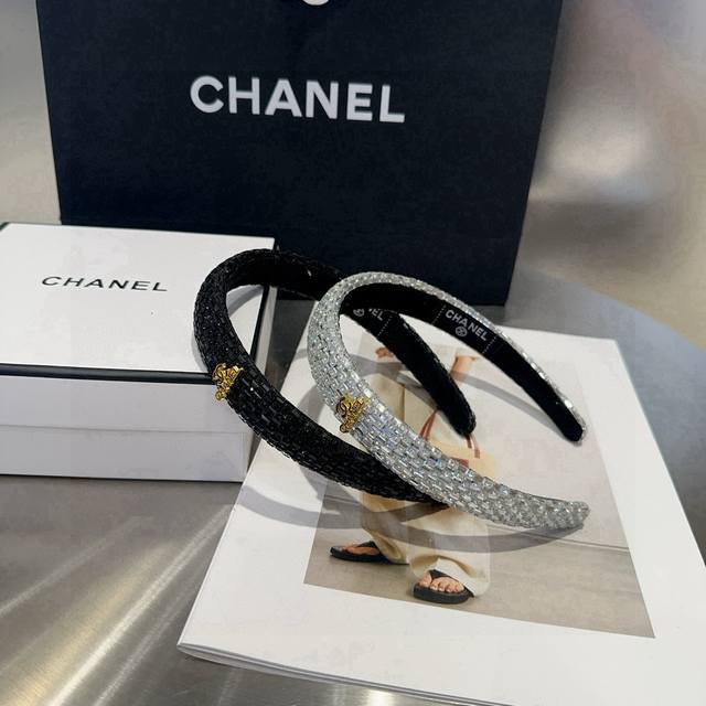 配包装盒 Chanel 香奈儿 最新款小香爆款钻石发箍，超级好看！名媛范儿十足，小仙女必备