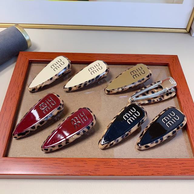 Miumiu缪缪 Miumiu发夹 醋酸豹纹边夹刘海夹Bb夹压夹日常精致小单品 气质百搭小仙女必入单品 宝藏款 闭眼入推荐款 一对