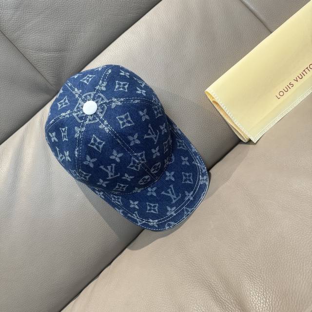 配盒子布袋，Lv路易威登新款原单棒球帽，Lv牛仔提花，专柜1:1开模订制，原版帆布面料+头层牛皮，轻盈透气！质量超赞，基础头围56，贴片可调节。