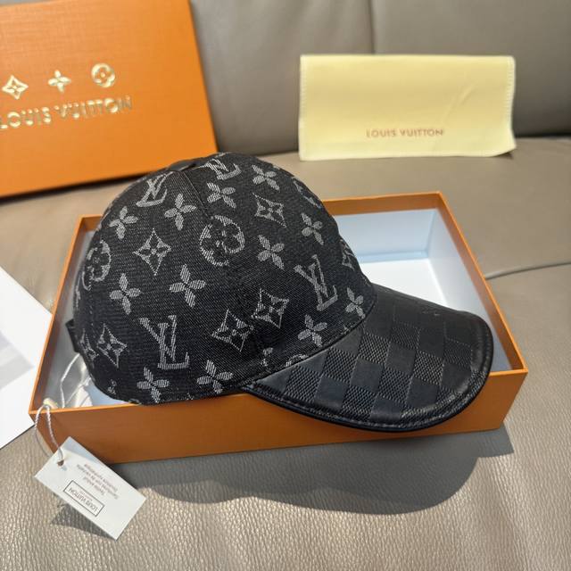 配盒子布袋，Lv 路易威登 新款原单棒球帽，牛皮压花，1:1开模订制，原版牛仔布料，做工细致完美，质量超赞，基础头围56，贴片可调节。
