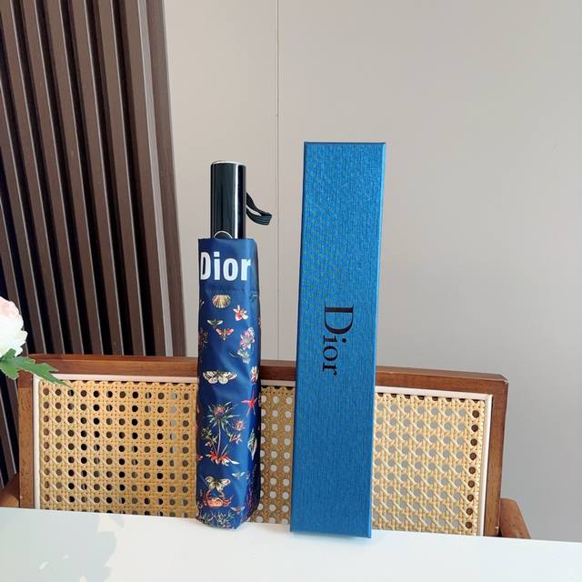 Dior 迪奥 三折自动折叠晴雨伞 时尚原单代工品质 细节精致 看得见的品质 打破一成不变 色泽纯正艳丽！