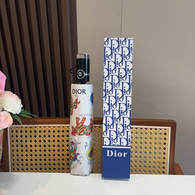 Dior 迪奥 三折自动折叠晴雨伞 时尚原单代工品质 细节精致 看得见的品质 打破一成不变 色泽纯正艳丽！