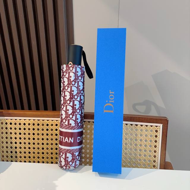 Dior 迪奥 经典Cd印花三折自动折叠晴雨伞 时尚原单代工品质 细节精致 看得见的品质 打破一成不变 色泽纯正艳丽！