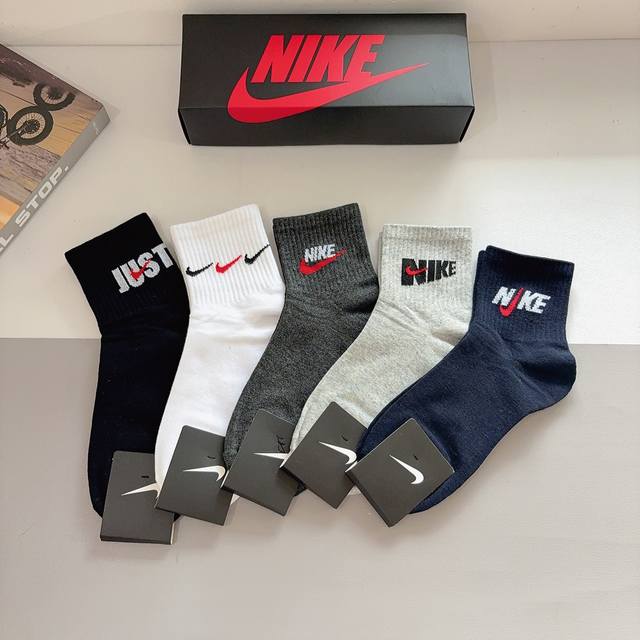 配包装 一盒5双 新款 Nike 耐克 高版本中筒短袜 超柔软面料 专柜同步男款袜子 抗菌防臭吸汗透气百搭款！
