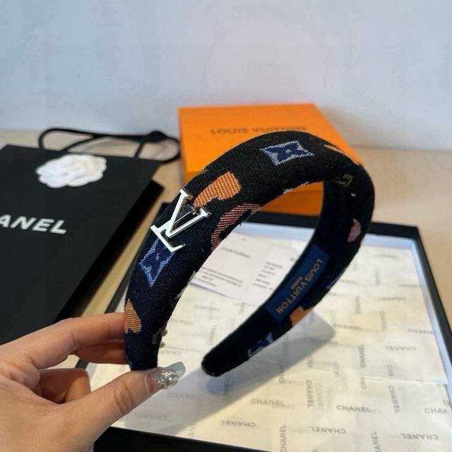 Lv路易威登新款老花发箍