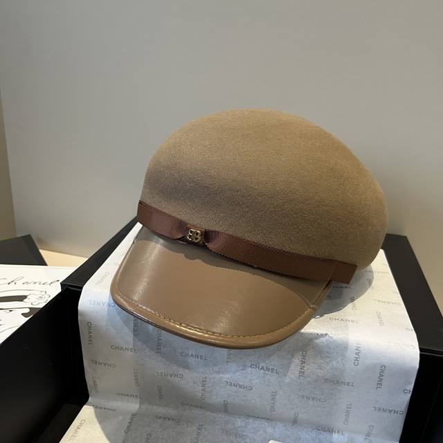 巴黎世家新款鸭舌军帽，百分百羊毛%头围57Cm 可调节