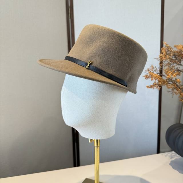 Ysl圣罗兰毛呢军帽，秋冬款鸭舌骑士帽，百分百羊毛%面料头围57Cm