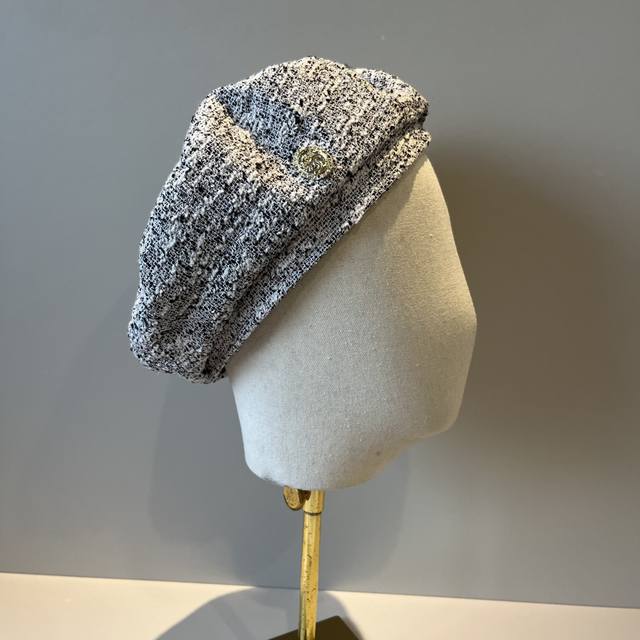 香奈儿新款鸭贝雷帽，头围57Cm