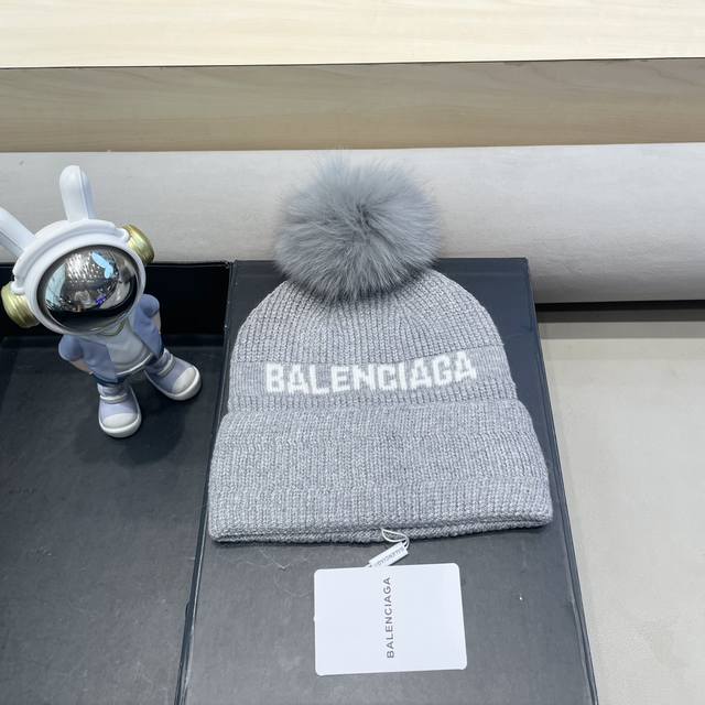 巴黎世家高版本巴黎世家现货Balenciaga巴黎世家官网品质 非市场普通货，留意细节哦 秋冬新款字母Logo毛线帽子，男女同款针织帽气质高雅保暖舒适