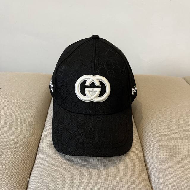 古奇棒球帽Gucci官网新品，棒球帽，原单品质火爆来袭 工艺非常精美 高档大气上档次！低调奢华，方便携带！跑量！