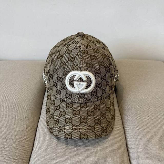 古奇棒球帽Gucci官网新品，棒球帽，原单品质火爆来袭 工艺非常精美 高档大气上档次！低调奢华，方便携带！跑量！