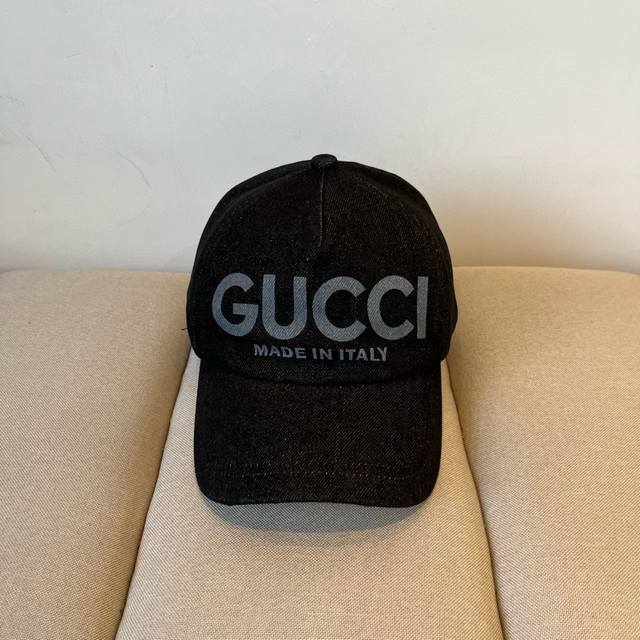 古奇棒球帽Gucci官网新品，棒球帽，原单品质火爆来袭 工艺非常精美 高档大气上档次！低调奢华，方便携带！跑量！