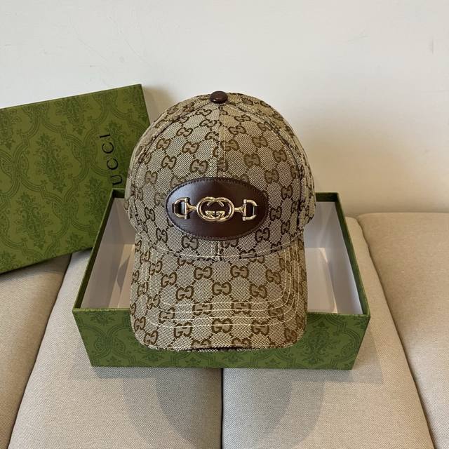 古奇棒球帽Gucci官网新品，棒球帽，原单品质火爆来袭 工艺非常精美 高档大气上档次！低调奢华，方便携带！跑量！