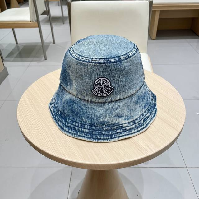 Moncler蒙口2025新款牛仔渔夫帽，经典流行款，质量超赞，