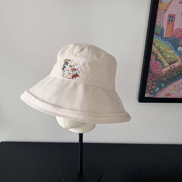 特 配防尘袋 Burberry巴宝莉 2025新款不规则图案款渔夫帽 独特设计～复古文艺的一款