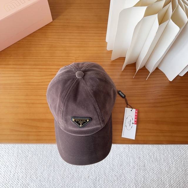 prada 普拉达 爆款金标貂绒高端棒球帽，欧美重工手法，曰韩潮流，时尚大气，帅哥美女必入款配防尘袋男女必备！！！