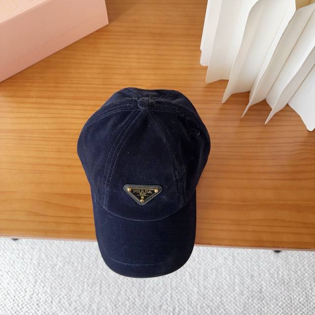 prada 普拉达 爆款金标貂绒高端棒球帽，欧美重工手法，曰韩潮流，时尚大气，帅哥美女必入款配防尘袋男女必备！！！