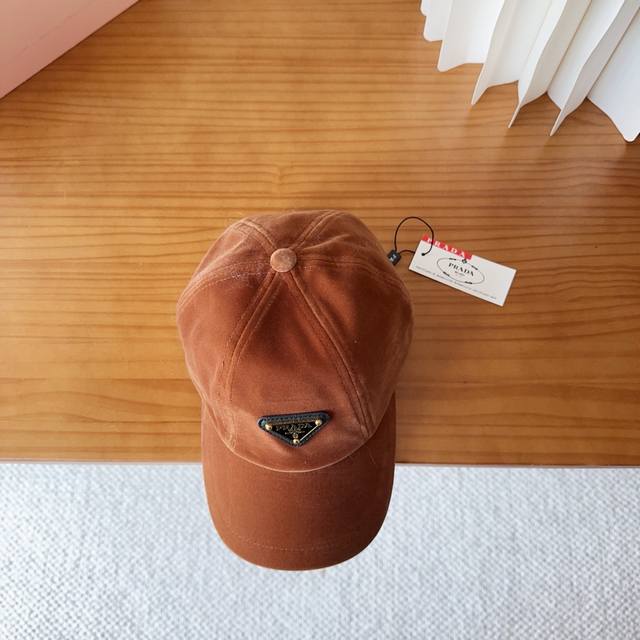 prada 普拉达 爆款金标貂绒高端棒球帽，欧美重工手法，曰韩潮流，时尚大气，帅哥美女必入款配防尘袋男女必备！！！