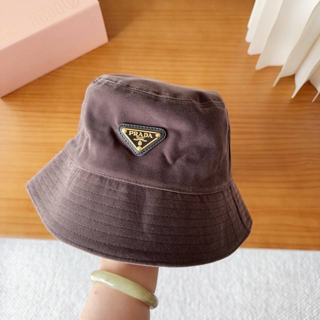 prada 普拉达 爆款金标貂绒高端渔夫帽，欧美重工手法，曰韩潮流，时尚大气，帅哥美女必入款配防尘袋男女必备！！！