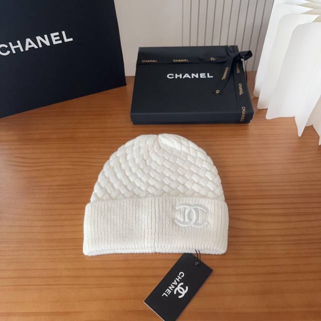 Chanel香奈儿 秋冬新款大牌同款羊毛针织毛线帽均码，吊牌齐全～出街超好搭配！