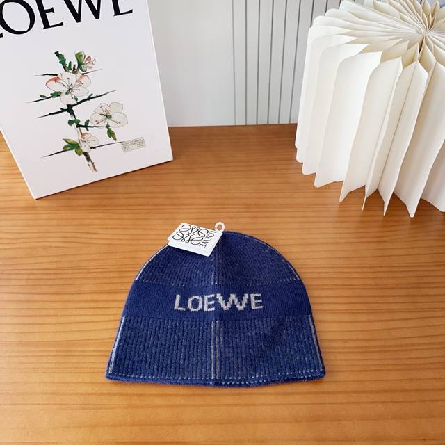 Loewe 罗意威秋冬粗针织毛线帽 多色可选满足所有风格，好爱 条纹粗针织满足了我对针织帽的幻想 高颜值Ins粗针织毛线帽百搭宽松显脸小！