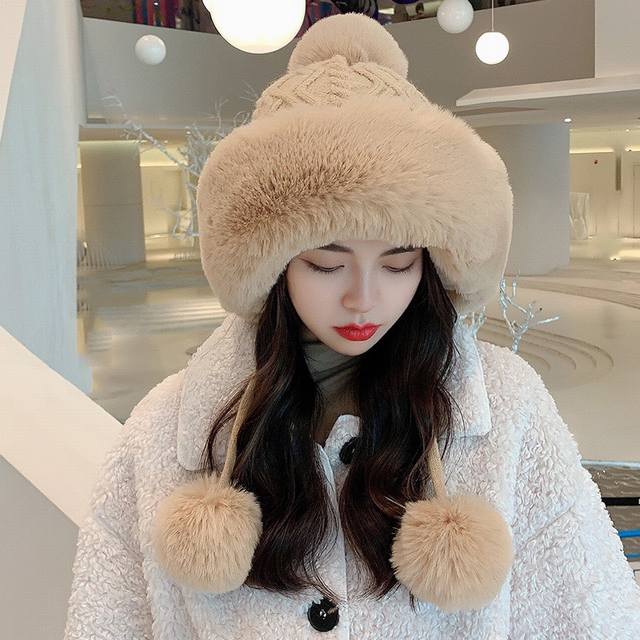 香奈儿Chanel 新款毛线帽子女士冬季可爱毛球套头帽保暖加绒护耳套头雷锋帽