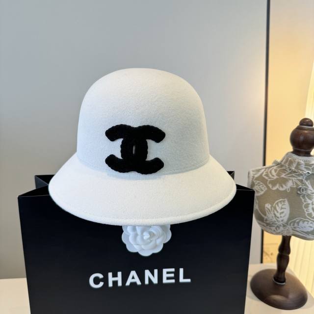 白色 Chanel香奈儿盆帽，百分百羊毛面料%，头围57Cm