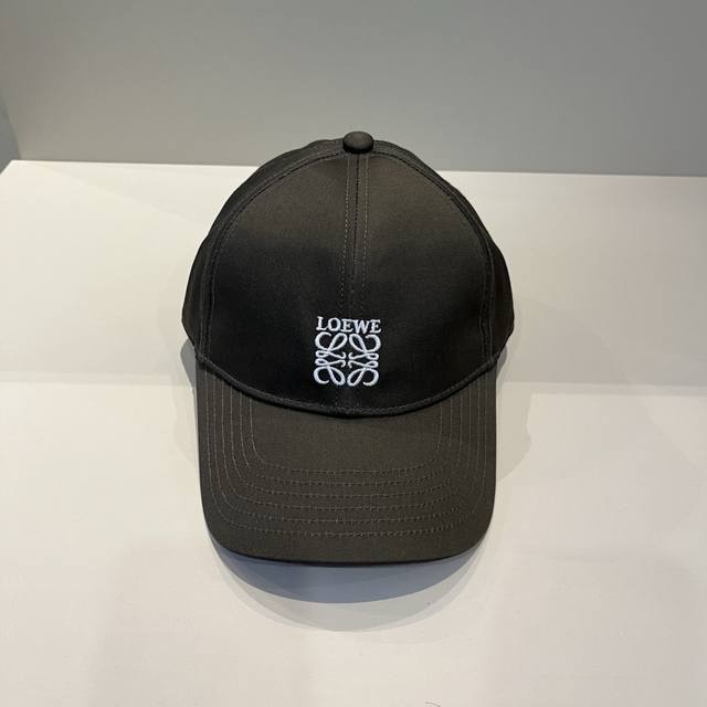 罗意威 Loewe新款原版原标设计，质感超好，外部线条定位标准，做工精细，简约大气低价走量！