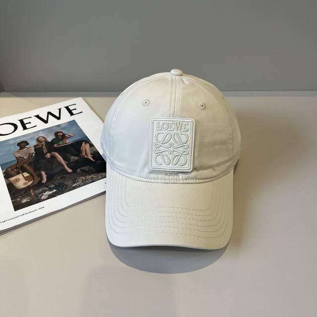 罗意威 Loewe新款原版原标设计，质感超好，外部线条定位标准，做工精细，简约大气低价走量！