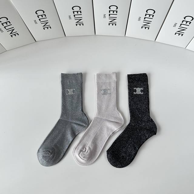 特 配包装 Celine 赛琳 新款经典中长款饰品袜堆堆袜袜子！一盒三双， 专柜同步筒款袜子，大牌出街，潮人必备超好搭。