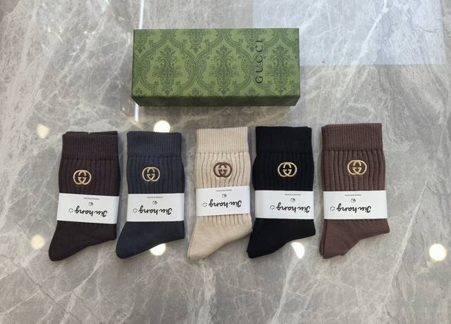 特 配包装 Gucci 古驰 新款羊绒中长款堆堆袜袜子！一盒五双， 专柜同步筒款袜子，大牌出街，潮人必备超好搭