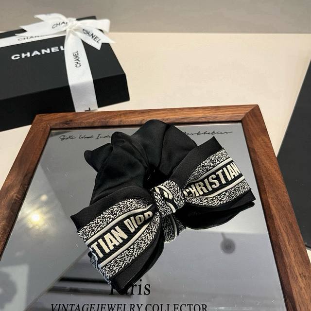 Dior迪奥新款发圈