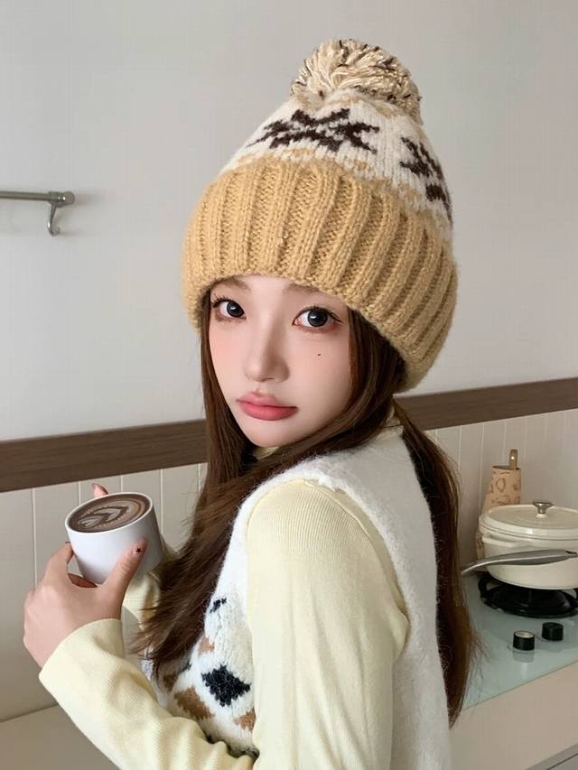 普拉达 prada 2025新款秋冬保暖复古提花毛线帽子女费尔岛可爱毛球针织帽包头帽
