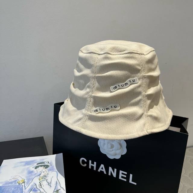 Miumiu缪缪新款渔夫帽 头围57Cm