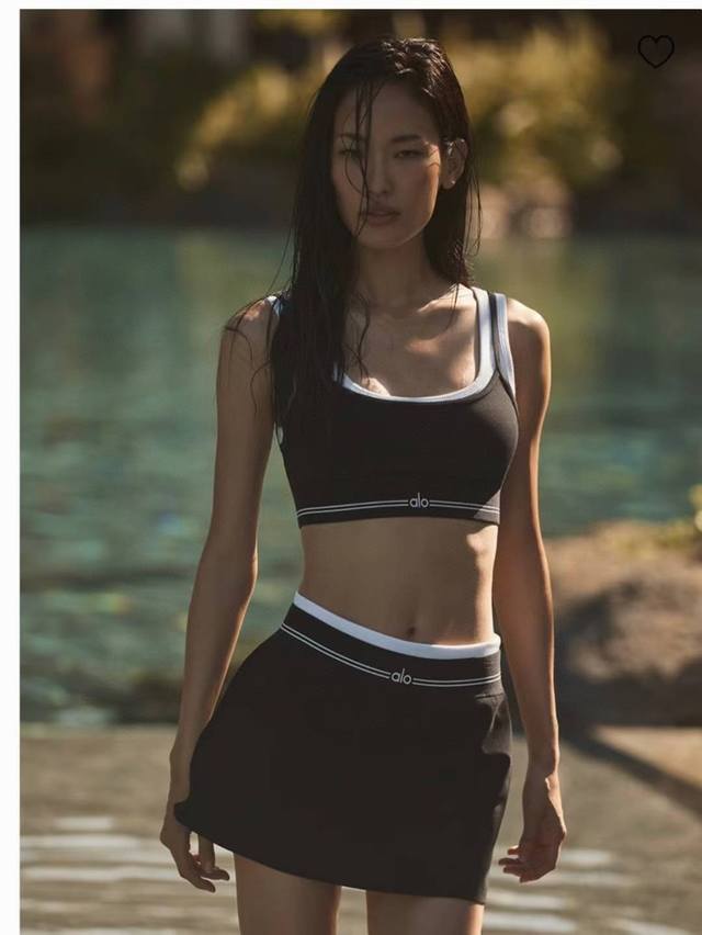 Alo新款高弹力健身短款瑜伽服运动套装~小背心修身提臀显瘦裤裙 S M L Xl