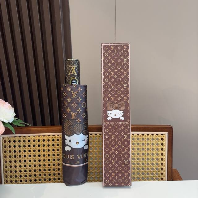 Louis Vuitton 路易威登 新款 三折自动折叠晴雨伞 新涂层技术深色伞面 拥有令人惊喜的遮光效果！2色