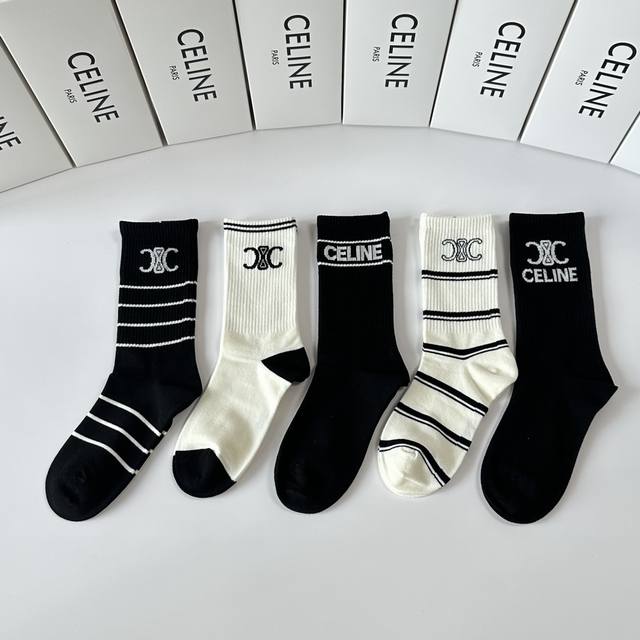特 配专柜包装 Celine 赛琳 新款中长款堆堆袜袜子！一盒五双，专柜同步筒袜袜子，大牌出街，潮人必备超好搭