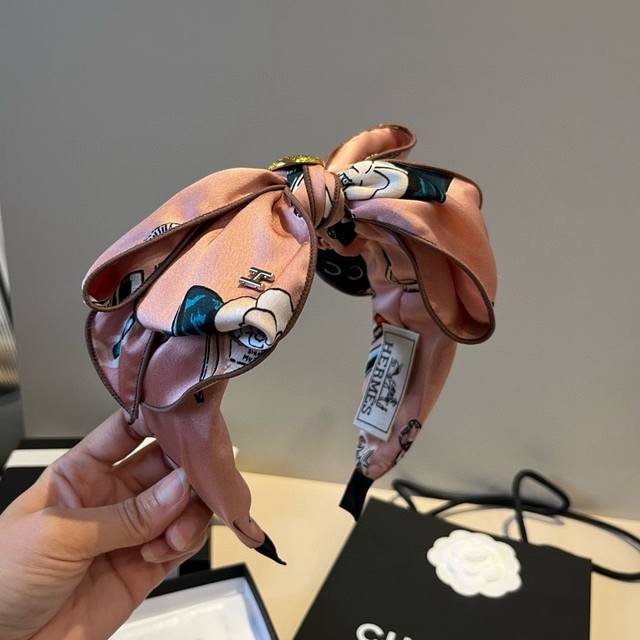 Hermes爱马仕新款蝴蝶结碎花发箍