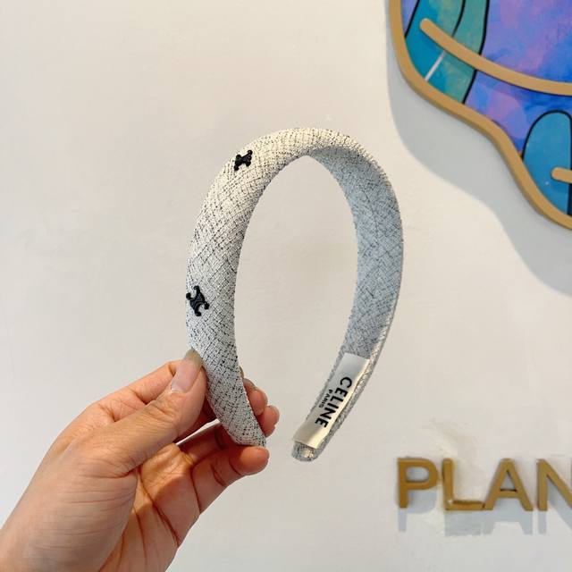 配包装 Celine 赛琳 新品网红同款发箍，佩戴舒适无压力，造型搭配必备！时尚外出百搭款发饰！
