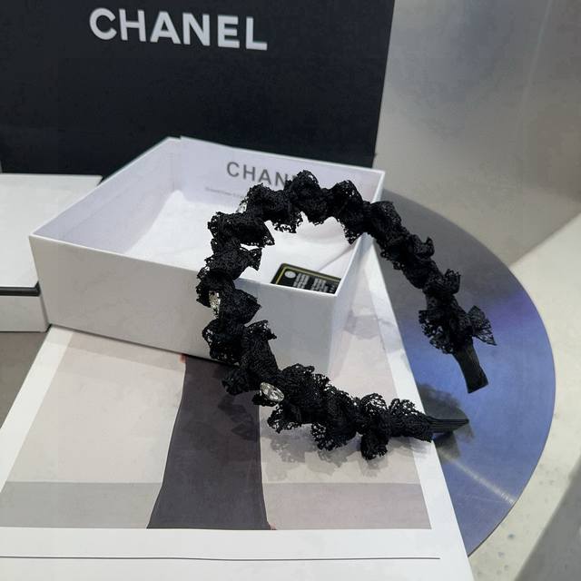 配包装盒 Chanel 香奈儿 最新款小香蕾丝发箍，超级好看！名媛范儿十足，小仙女必备